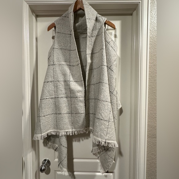 Express Neutral Shawl - Picture 1 of 7